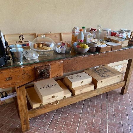 Baglio Olivastro Bed & Breakfast Digerbato Екстериор снимка